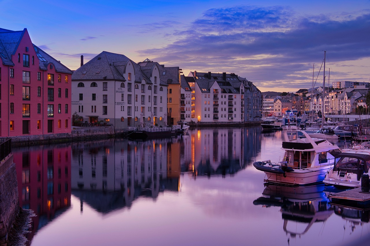 Coastal business office overlooking Torquay harbour
